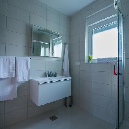 アパート Ljubica ヴォディツェ